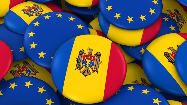 Moldova & EU badges