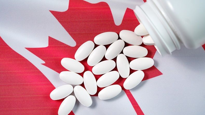 Canada_Flag_White_Pills