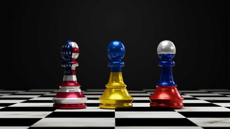 US, Russia, Ukraine, chess pieces 