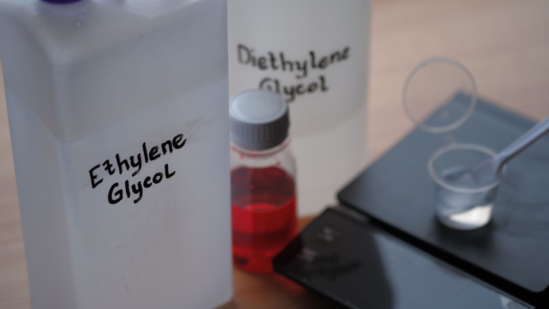 Ethylene glycol and diethylene glycol